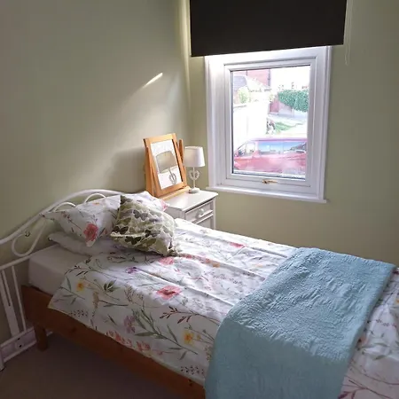 Town Centre Terraced House בית נופש גיסבורו