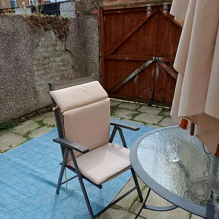 別荘 Town Centre Terraced House ギーズバラ