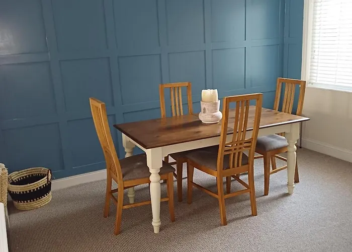 בית נופש Town Centre Terraced House *